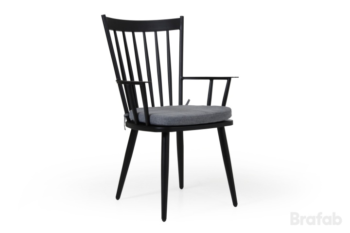 Alvena stol med dyna - matt svart i gruppen Utemöbler / Material / Aluminiummöbler / Stolar - Aluminiummöbler hos Sommarboden i Höllviken AB (3401-80-71)