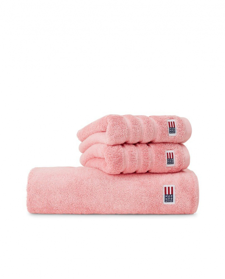 Handdukar, flera storlekar - petunia pink i gruppen Inredning / Textilier / Handdukar hos Sommarboden i Höllviken AB (10002084)
