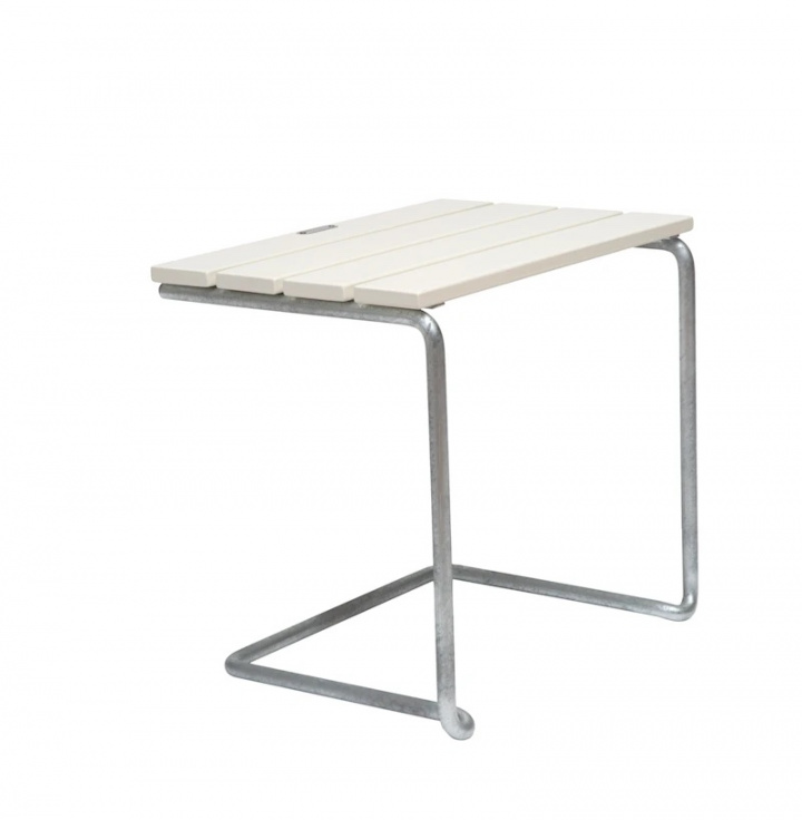 Fotpall A3 - vitlackad ek/varmförzinkat stativ i gruppen Utemöbler / Material / Hardwoodmöbler / Övrigt - Hardwoodmöbler hos Sommarboden i Höllviken AB (101992)