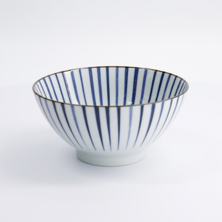 Natsu Tokusa mixskål Ø 178 H87 cm - blue/white i gruppen Inredning / Kök & Servering / Fat, Tallrikar & Skålar hos Sommarboden i Höllviken AB (22334-TD)