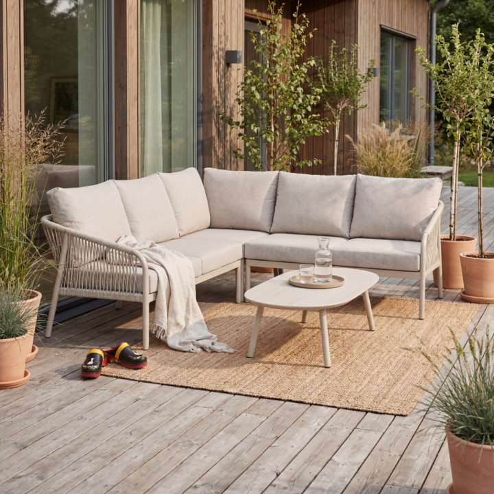 Perry hörnsoffa inkl soffbord - khaki/beige snake/soft dusk dyna i gruppen Utemöbler / Loungemöbler / Loungegrupper / Färdiga paket hos Sommarboden i Höllviken AB (2957-21-272-297)