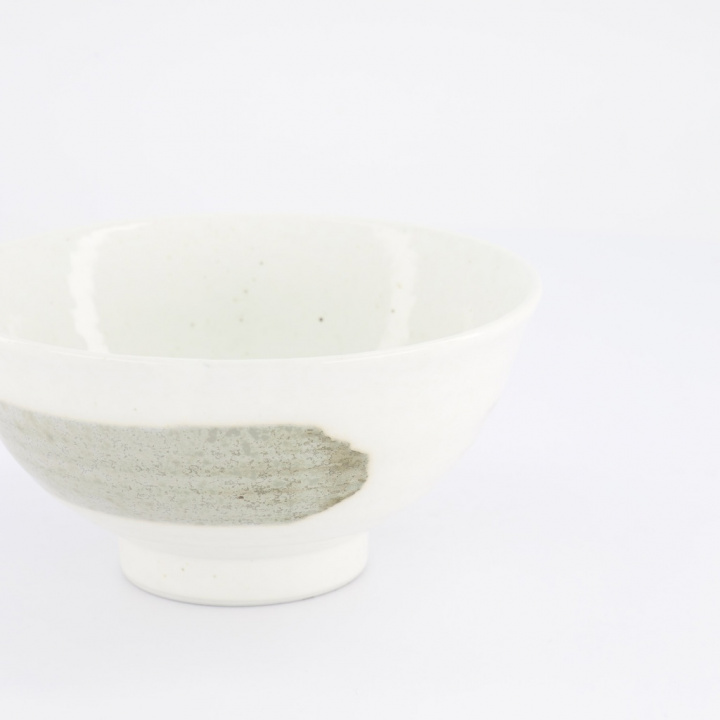 Yuki Kobiki skål Ø 16 H8 cm - white i gruppen Inredning / Kök & Servering / Fat, Tallrikar & Skålar hos Sommarboden i Höllviken AB (34246-TD)