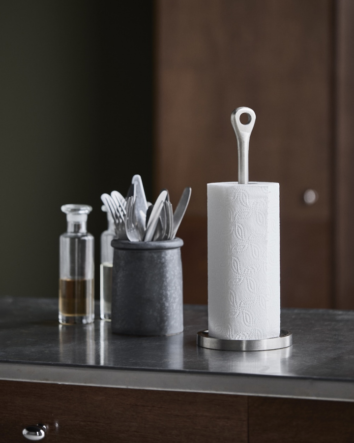 Eden hushållspappershållare - brushed silver i gruppen Inredning / Kök & Dukning hos Sommarboden i Höllviken AB (900002315-HD)