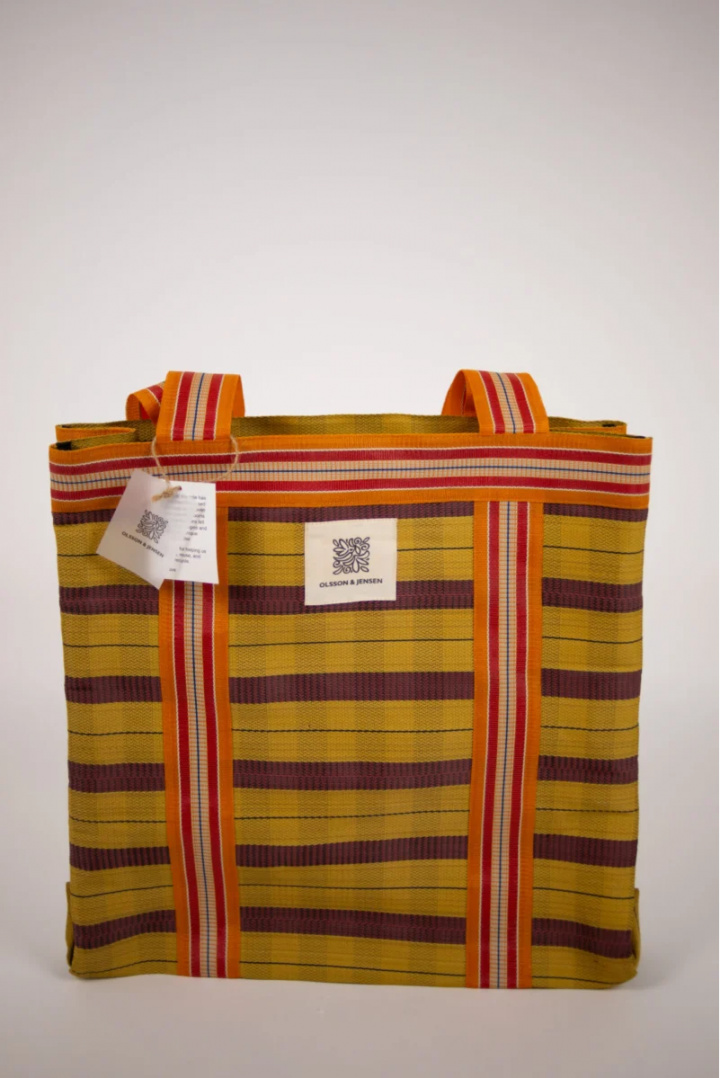 Jojo shoppingväska, stor - orange/gul i gruppen Inredning / Textilier / Kläder & Accessoarer hos Sommarboden i Höllviken AB (AR010323-OJ)