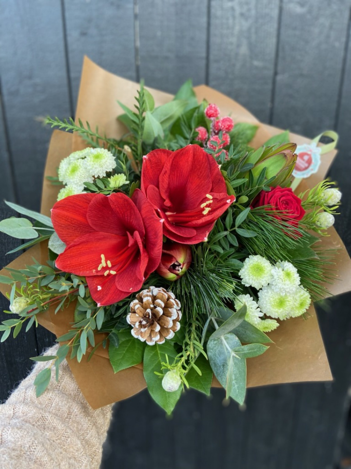 Julbukett i rött & vitt i gruppen Blommor hos Sommarboden i Höllviken AB (Julbukett-rodvit-SET)