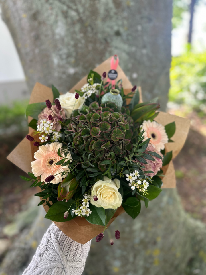 Ljus lyxbukett i gruppen Blommor hos Sommarboden i Höllviken AB (Lyx-Blom)