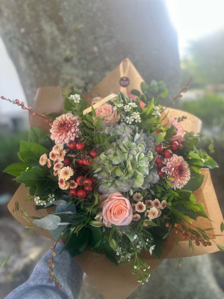 Lyxbukett - floristernas favorit i gruppen Blommor hos Sommarboden i Höllviken AB (Lyx-bukett-SET)