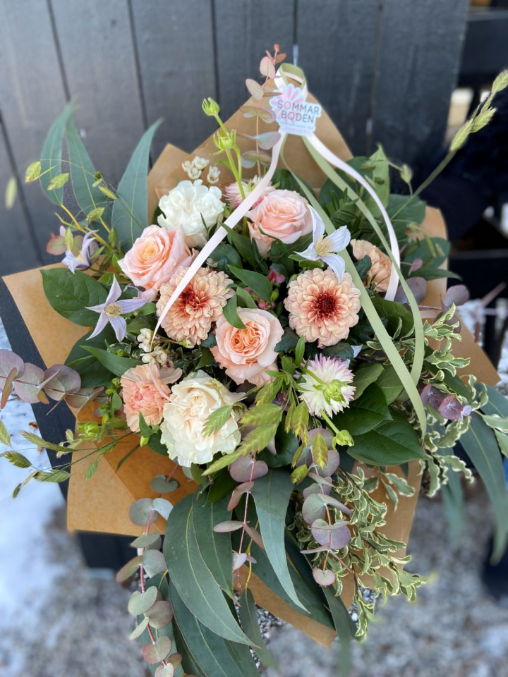 Lyxbukett - floristernas favorit i gruppen Blommor hos Sommarboden i Höllviken AB (Lyx-bukett-SET)