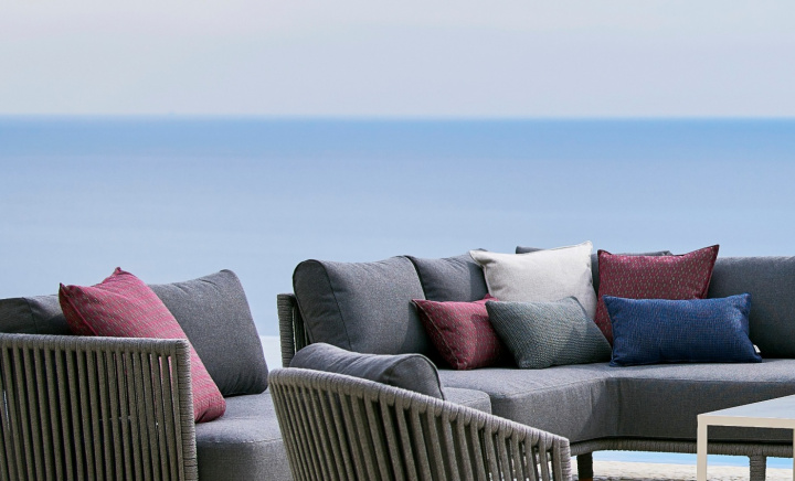 Stripe prydnadskudde - finns i flera storlekar-/färger i gruppen Utemöbler / Tillbehör ute / Utekuddar & Plädar hos Sommarboden i Höllviken AB (Stripe-XXX)