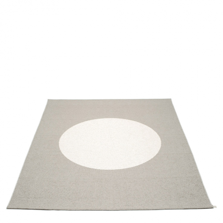Vera One matta - warm grey/ vanilla 180x230 cm i gruppen Inredning / Textilier / Mattor hos Sommarboden i Höllviken AB (VE9D1823)