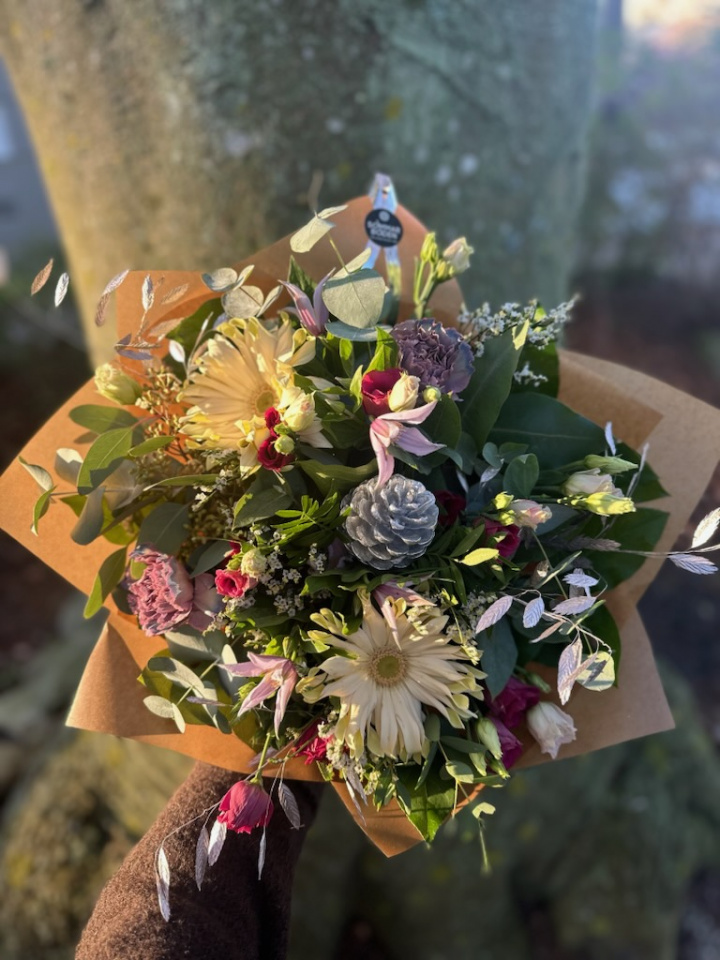 Vinterbukett i pastell i gruppen Blommor / Buketter hos Sommarboden i Höllviken AB (Vinterbukett-pastell-SET)