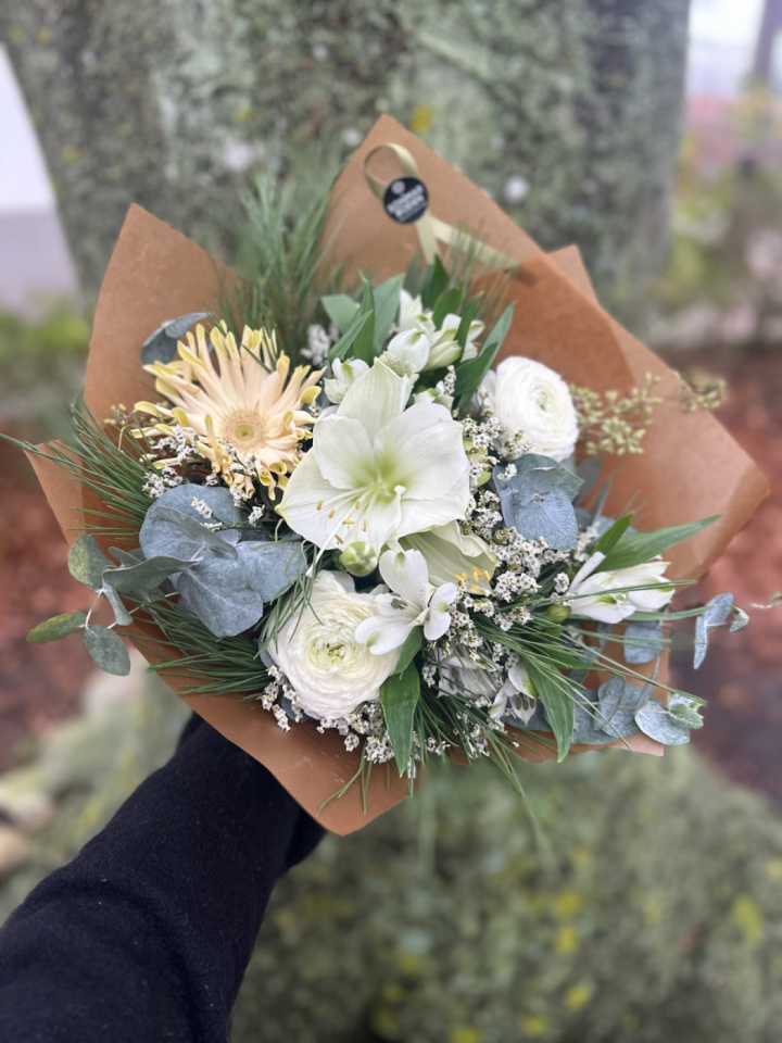 Bukett Vit vinterdröm i gruppen Blommor hos Sommarboden i Höllviken AB (Vit-vinter-SET)