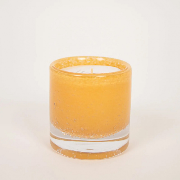 Capri doftljus - blood orange & grapefruit i gruppen Inredning / Dekoration / Ljus, Doft & Tillbehör hos Sommarboden i Höllviken AB (WH013119-OJ)