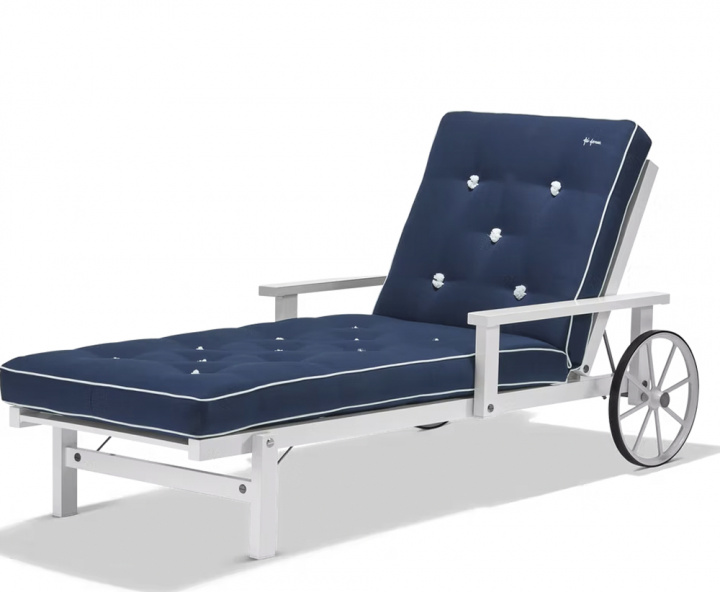 Demoex - liggvagn inkl dyna - vit/marin blå i gruppen Utemöbler / Material / Aluminiummöbler / Solvagnar & Vilsängar - Aluminiummöbler hos Sommarboden i Höllviken AB (friformpaket-rea-liggvagn)